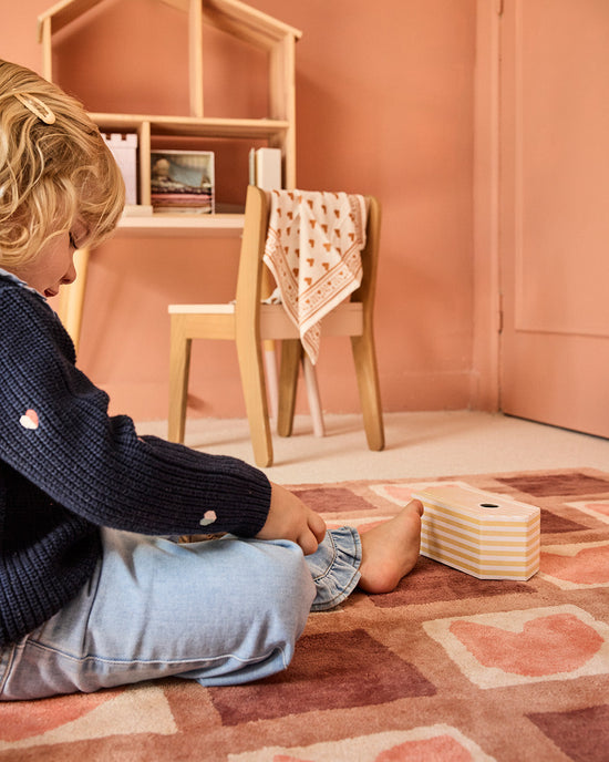 Tapis chambre enfant fille : quel motif choisir (guide par âge)