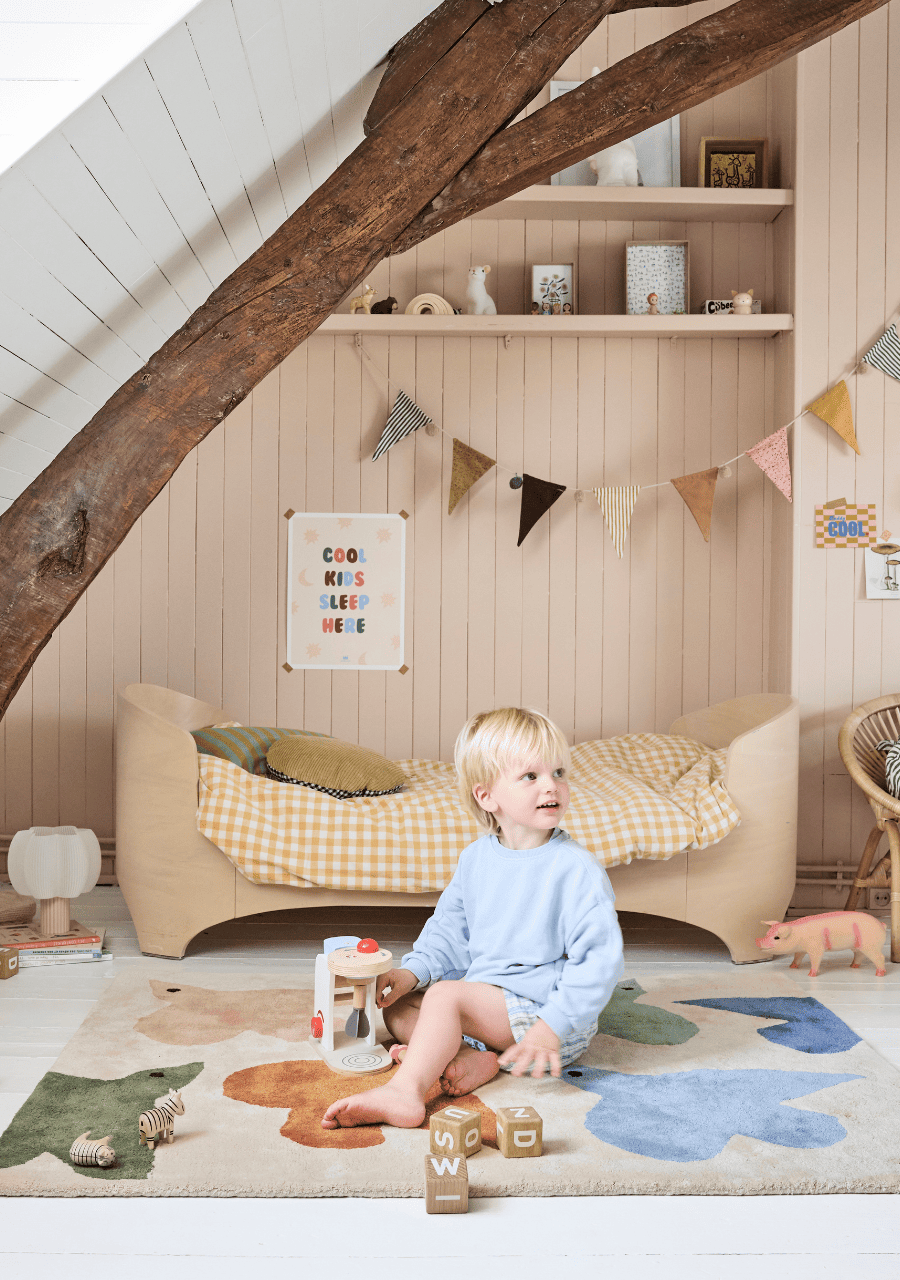 Motifs graphiques ou motifs doux pour la chambre de votre enfant : le guide par âge pour ne pas regretter votre choix