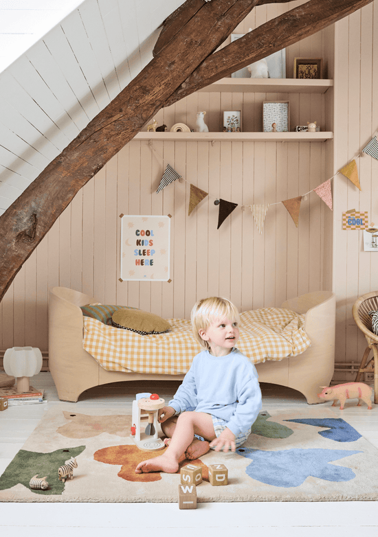 Motifs graphiques ou motifs doux pour la chambre de votre enfant : le guide par âge pour ne pas regretter votre choix