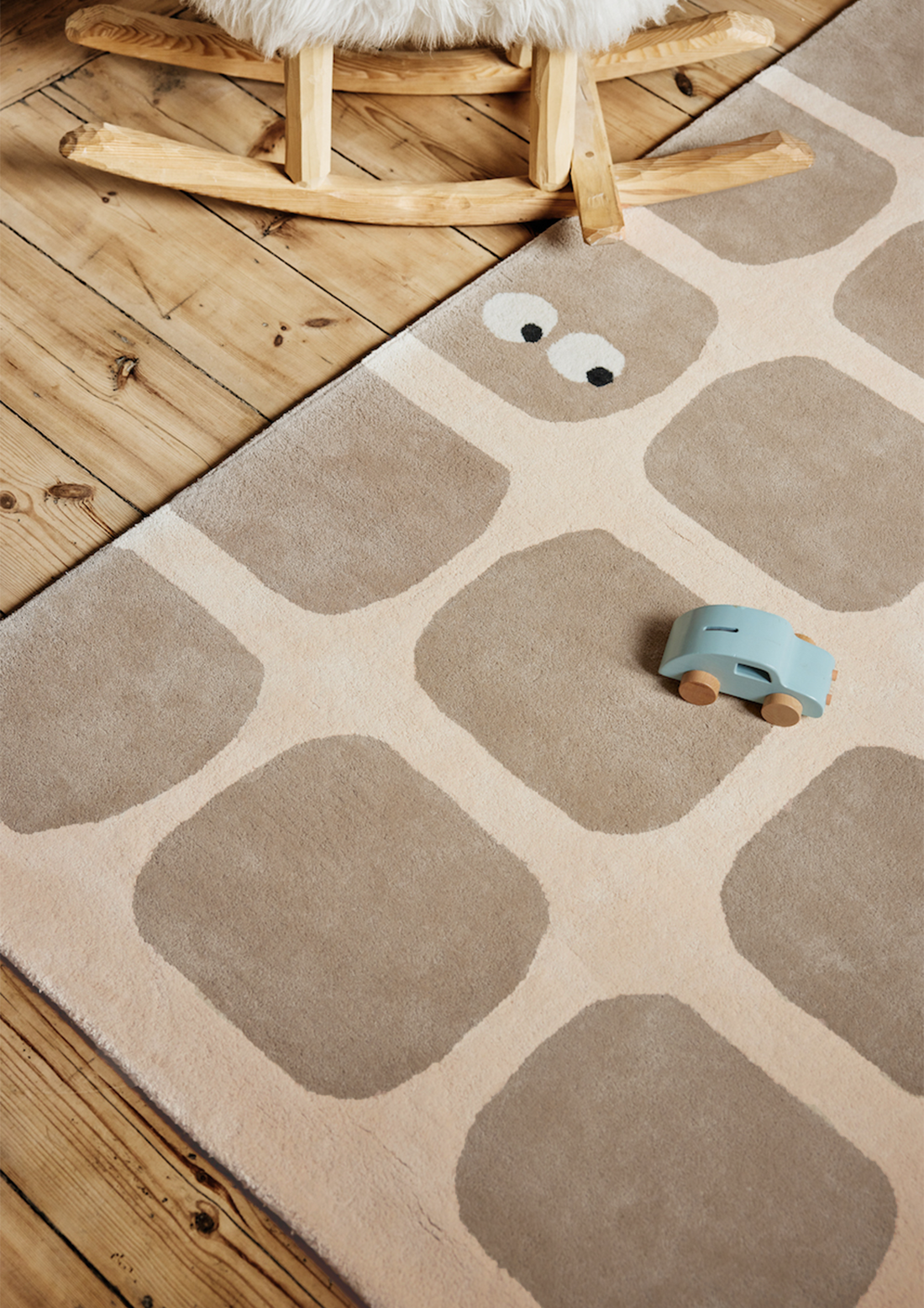 Tapis dans la chambre de bébé : où le poser, quelle taille choisir et comment le coordonner avec le reste de la déco