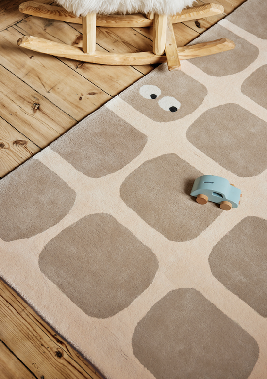 Tapis dans la chambre de bébé : où le poser, quelle taille choisir et comment le coordonner avec le reste de la déco