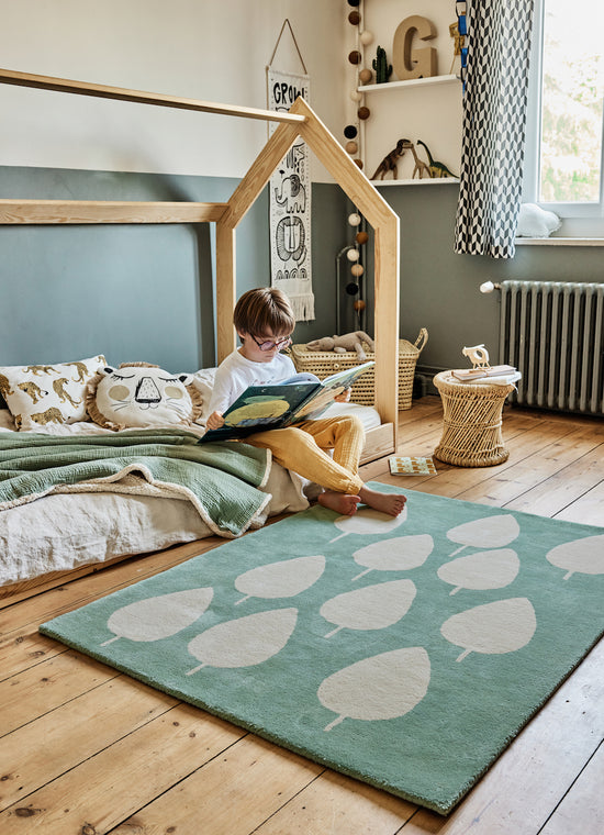 Choisir la taille et l’emplacement d’un tapis enfant dans une chambre